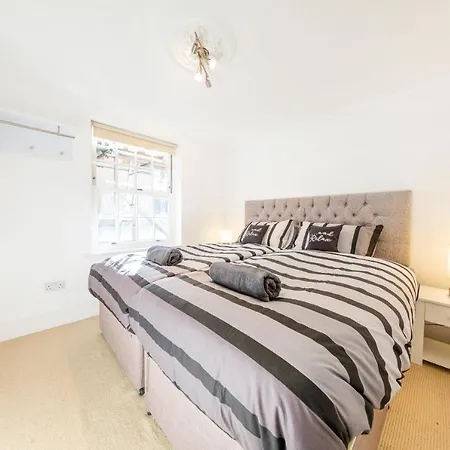 Whiteladies Rd Spacious With Parking - Alexander May * Bristol