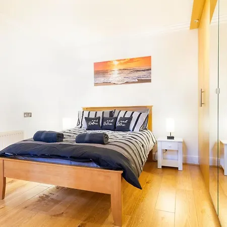 Whiteladies Rd Spacious With Parking - Alexander May Bristol