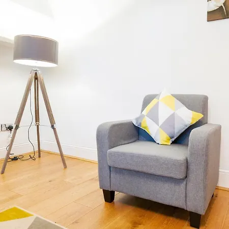 Whiteladies Rd Spacious With Parking - Alexander May * Bristol