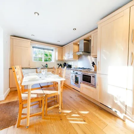 Whiteladies Rd Spacious With Parking - Alexander May * Bristol
